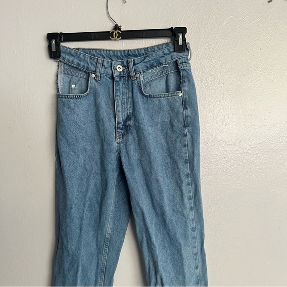 The Ragged Priest MOM JEANS IN LIGHT WASH DENIM-BLUES - Picture 2 of 14